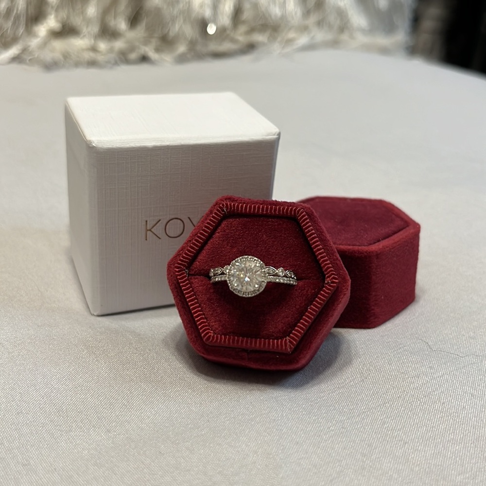 Velvet Ring Box
